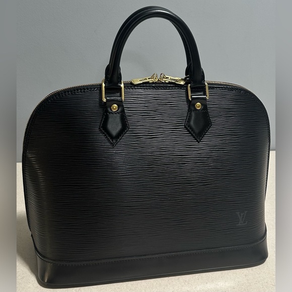 Louis Vuitton Alma PM Epi Textured Leather - Picture 1 of 15